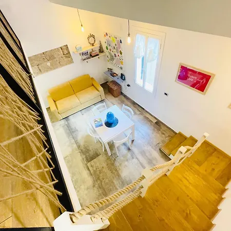 Dali Art Apartment